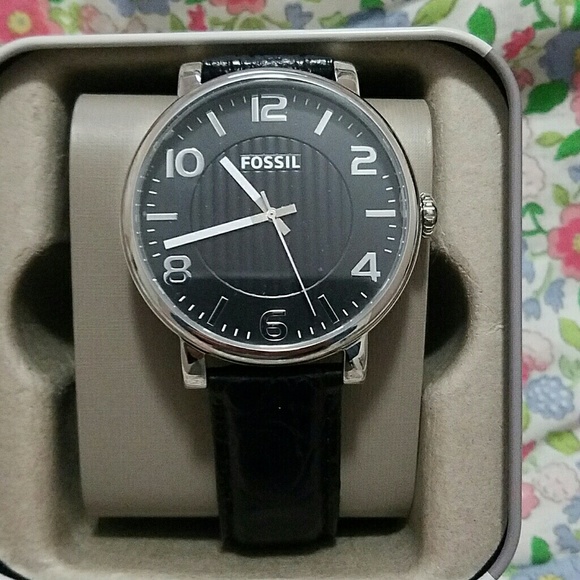 Fossil men's big face watch - Picture 1 of 3
